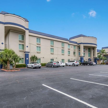 Clarion Inn & Suites Central Clearwater Beach Экстерьер фото