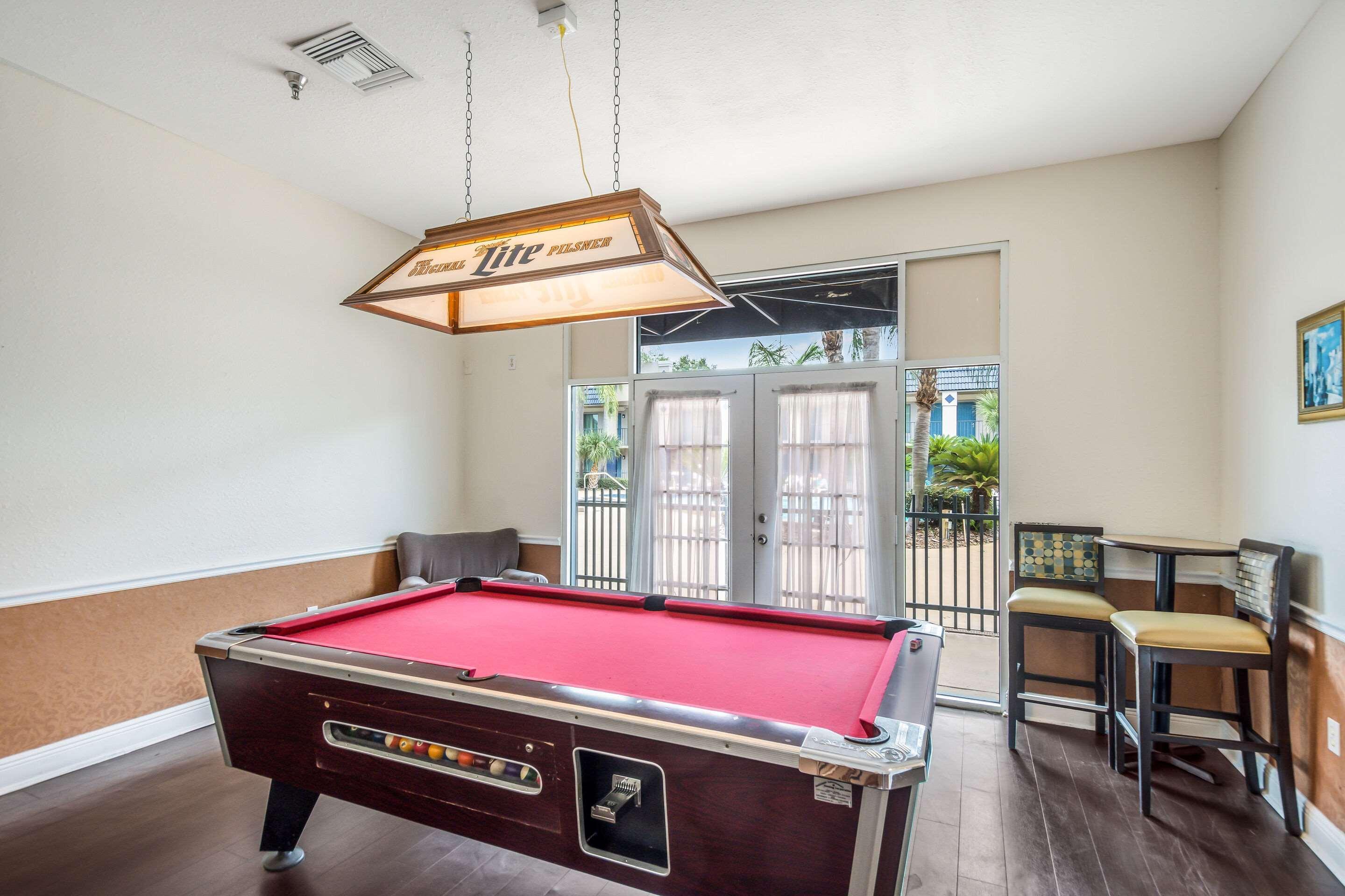 Clarion Inn & Suites Central Clearwater Beach Экстерьер фото