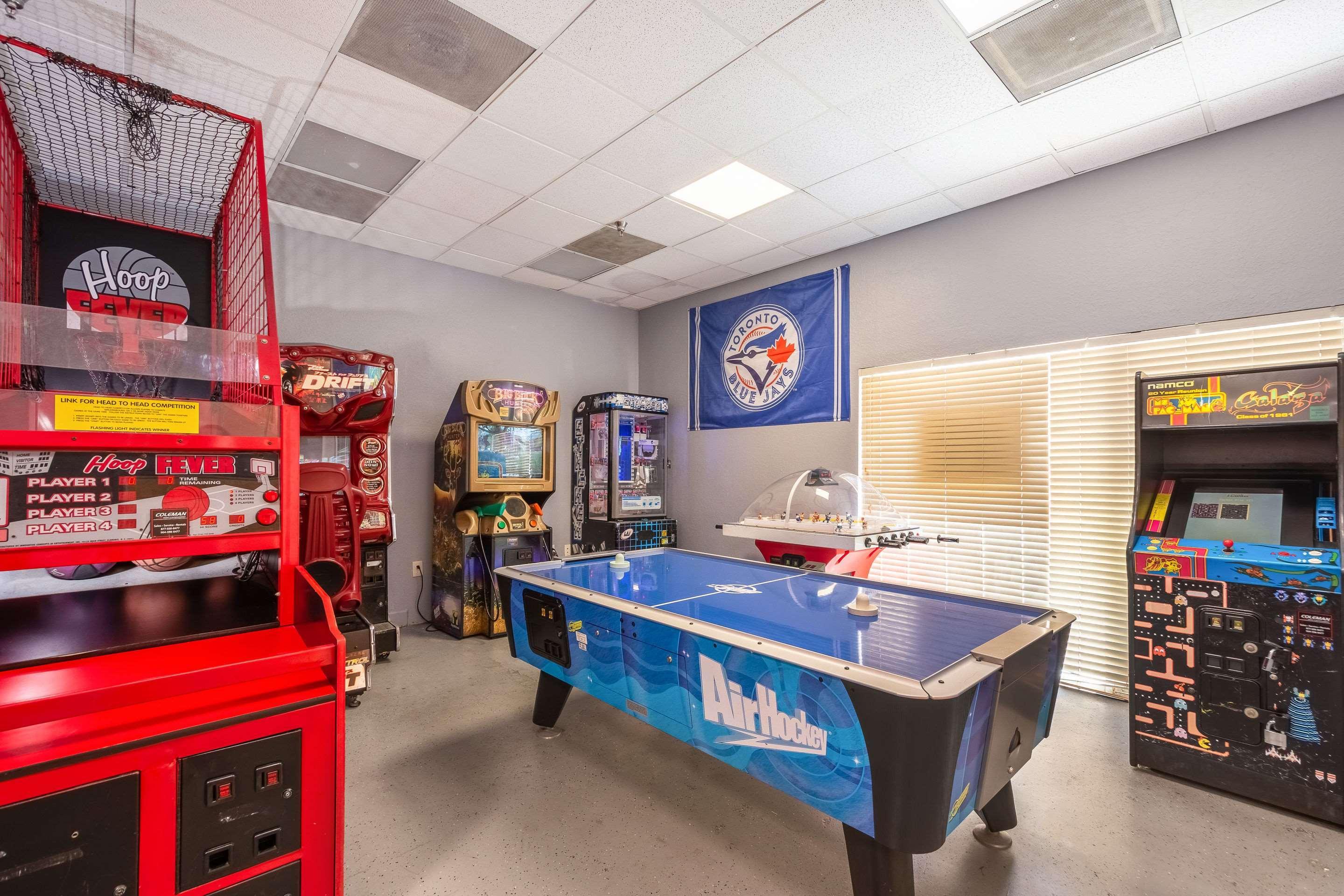 Clarion Inn & Suites Central Clearwater Beach Экстерьер фото