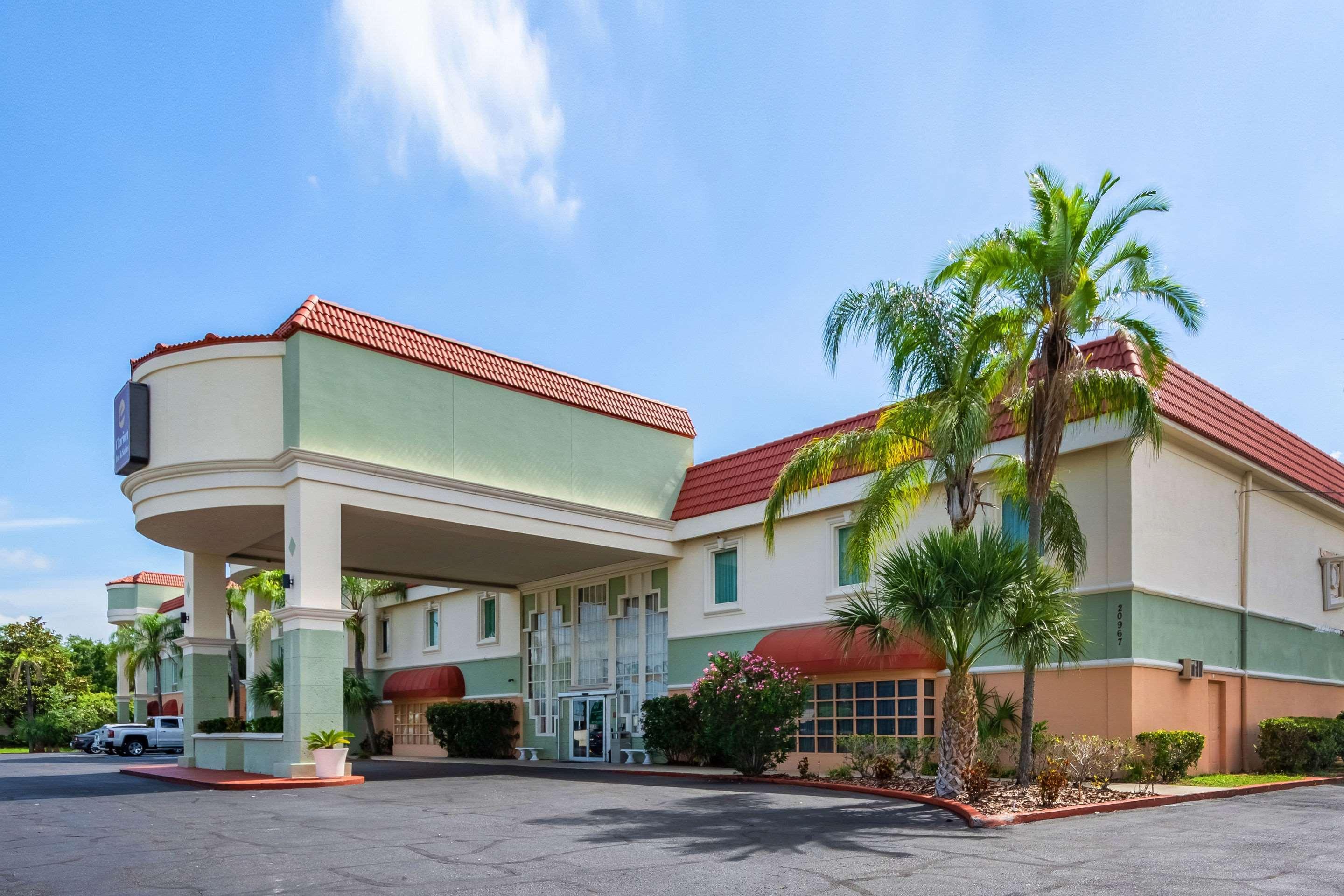 Clarion Inn & Suites Central Clearwater Beach Экстерьер фото